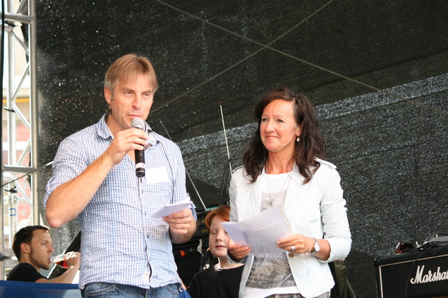 gal/2010/2010 Saitentwist Essen Original Moderation und Kinderbuehne 11.09/2010 Saitentwist 11.09. Moderation Essen Original HIrschlandplat 138.jpg